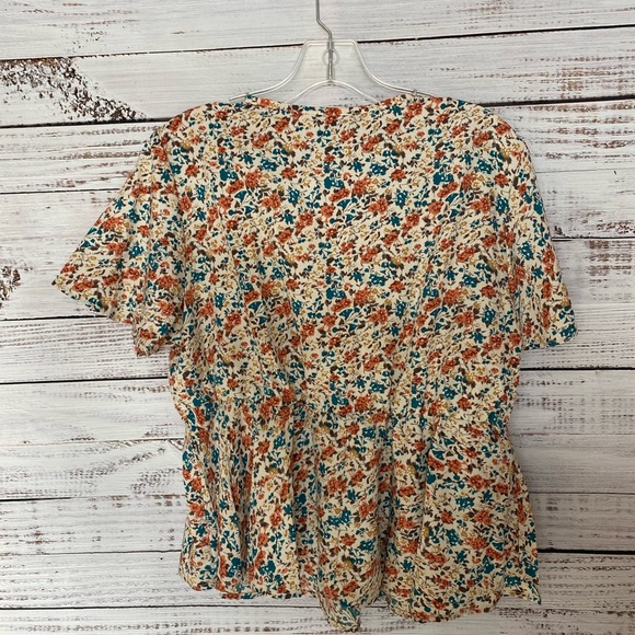 Shein floral blouse. Size L - Picture 7 of 8